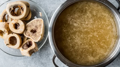 Como fazer caldo de ossos