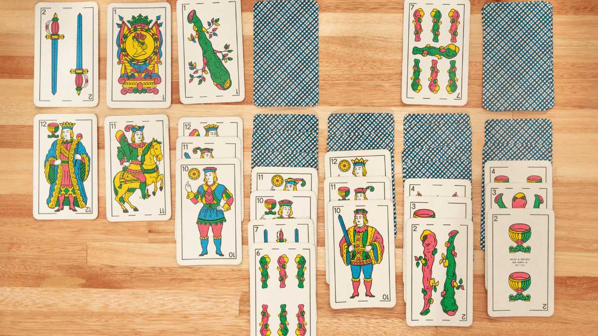 Qual é o jogo mais antigo de cartas? Conheça o Karnöffel e veja sua contribuição aos jogos atuais