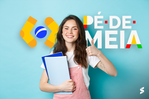 Jovem sorridente com livros e polegar para cima ao lado do logo "Pé de Meia" sobre fundo azul claro