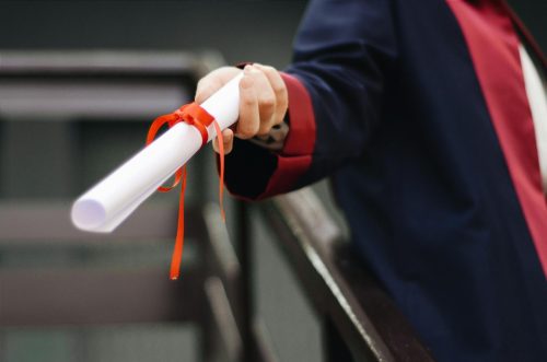 Faculdade em 4 Anos: O Que Esperar de um Curso com 8 Semestres